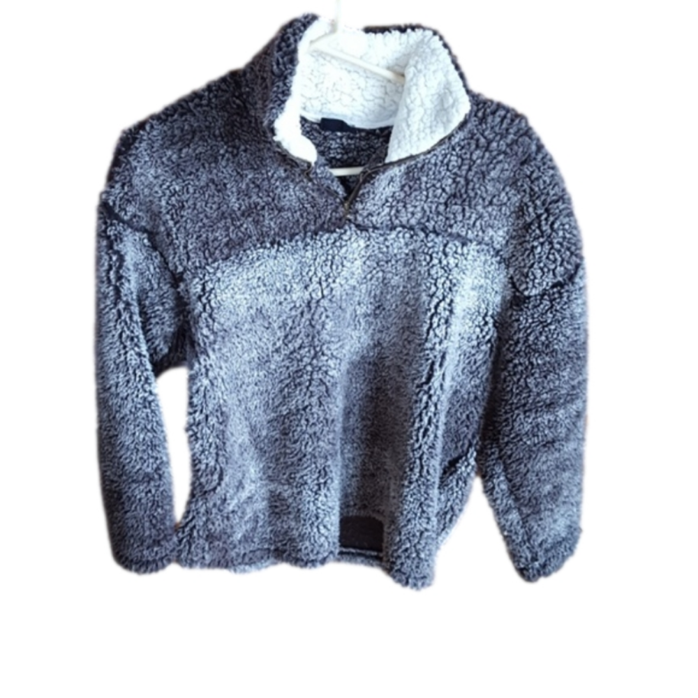 Fantastic fawn sherpa pull over ❄️